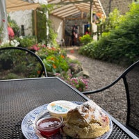 Photo taken at Cintra&amp;#39;s Tea Room &amp;amp; Tea Garden by Eugene . on 8/28/2022