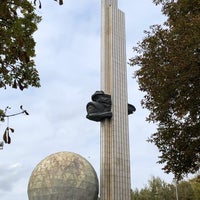 Photo taken at Памятник в честь 600-летия Калуги by Eugene . on 9/28/2019
