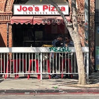 รูปภาพถ่ายที่ Joe&amp;#39;s Pizza โดย Kurt F. R. เมื่อ 9/28/2022