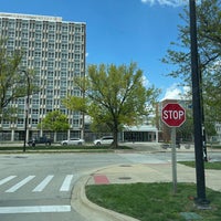 รูปภาพถ่ายที่ Illinois Street Residence Halls (ISR) โดย Kurt F. R. เมื่อ 5/7/2021