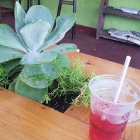 Photo taken at Date &amp;amp; Thyme Organic Cafe, Juice Bar &amp;amp; Market by steve w. on 12/16/2019