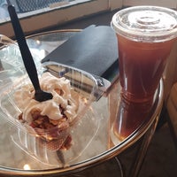 Foto diambil di Amelia Island Coffee oleh steve w. pada 6/10/2019