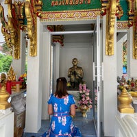 Photo taken at Sriprawat Temple by KochChaPorn P. on 9/11/2021