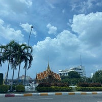Photo taken at King Ramkhamhaeng Monument by KochChaPorn P. on 4/28/2021