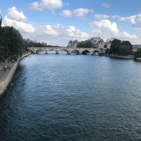Photo taken at Pont des Arts by Anjelika T. on 9/6/2018
