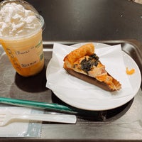 Photo taken at Starbucks by 航 on 8/13/2021