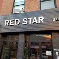 Foto scattata a Red Star Sandwich Shop da Rosalie F. il 10/19/2017