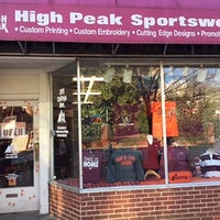Photo prise au High Peak Sportswear par High Peak Sportswear le9/12/2017