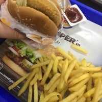 Foto tirada no(a) Burger King por 🦋Nesibehatun🦋 em 12/15/2018