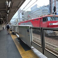 Photo taken at JR Gotanda Station by 車で駆け回る 旅. on 10/8/2023