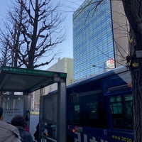 Photo taken at 通り三丁目バス停 by 車で駆け回る 旅. on 12/31/2019