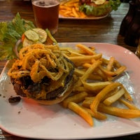 Foto tirada no(a) Godfather&amp;#39;s Burger Lounge por Janlyl L. em 1/14/2024