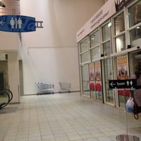 4/23/2013 tarihinde Guerlain A.ziyaretçi tarafından MEGA Mall'de çekilen fotoğraf