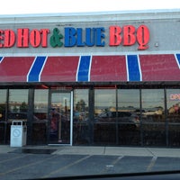 Photo taken at Red Hot &amp;amp; Blue  -  Barbecue, Burgers &amp;amp; Blues by Catherine C. on 5/5/2013