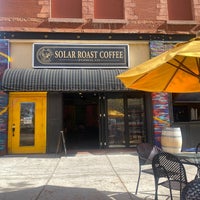 Foto tomada en Solar Roast Coffee  por Engeline T. el 11/2/2022