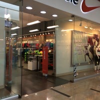 9/3/2016 tarihinde Mariana D.ziyaretçi tarafından Nike Factory Store'de çekilen fotoğraf