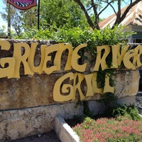 รูปภาพถ่ายที่ Gruene River Grill โดย Mary L. เมื่อ 5/5/2013