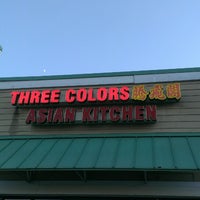 Das Foto wurde bei Three Colors Asian Kitchen von Keith L. am 10/11/2013 aufgenommen