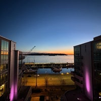 Foto diambil di Seattle Marriott Waterfront oleh Jeff G. pada 2/23/2024