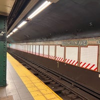 Photo taken at MTA Subway - Lexington Ave/59th St (4/5/6/N/R/W) by Sha F. on 12/18/2022