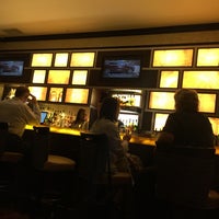 Foto diambil di 525LEX Restaurant &amp;amp; Lounge oleh Howard R. pada 6/23/2018
