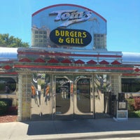 5/6/2017 tarihinde Aussie T.ziyaretçi tarafından Toms Burgers &amp;amp; Grill'de çekilen fotoğraf