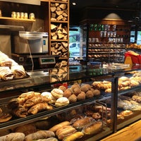 Das Foto wurde bei Bangerter Bäckerei-Konditorei von fabian e. am 5/30/2013 aufgenommen