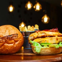 Foto diambil di BurgerMap oleh BurgerMap pada 10/9/2017