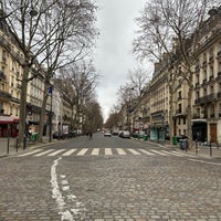 Photo taken at Place de l&amp;#39;École Militaire by Sara on 2/3/2023