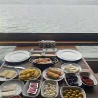 Photo taken at Abant Göl Cafe &amp;amp; Restaurant by Sefer Ç on 2/17/2024