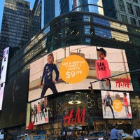 Photo taken at MTA Subway - 42nd St/Times Square/Port Authority Bus Terminal (A/C/E/N/Q/R/W/S/1/2/3/7) by Andrea M. on 8/30/2016