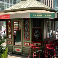 รูปภาพถ่ายที่ Breads Bakery - Bryant Park Kiosk โดย Andrea M. เมื่อ 6/7/2021