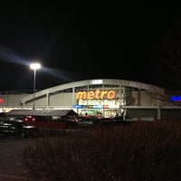 Foto tirada no(a) Metro Pharmacy por Anthony D. em 2/2/2013