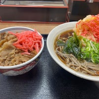 Photo taken at Yoshinoya by 32 on 11/12/2022