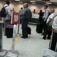 Photo taken at Check-in Avianca by Marcelo B. on 1/18/2013