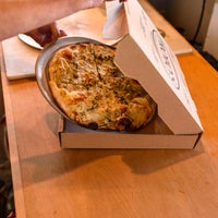 12/1/2017 tarihinde Proto&amp;#39;s Pizza - Longmontziyaretçi tarafından Proto&amp;#39;s Pizza - Longmont'de çekilen fotoğraf
