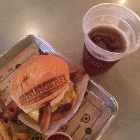 9/7/2018 tarihinde TheDaddyBadgerziyaretçi tarafından BurgerFi'de çekilen fotoğraf