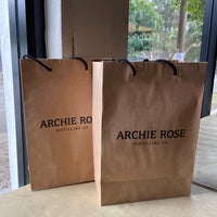 รูปภาพถ่ายที่ Archie Rose Distilling Co. โดย Chiara เมื่อ 8/25/2022