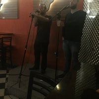 Bar com karaokê em Curitiba: vale a pena?