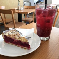 Photo taken at Café Dientzenhofer by Roberto R. on 5/13/2018