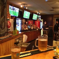 10/7/2012 tarihinde Rachel D.ziyaretçi tarafından Mojo&amp;#39;s Boneyard Sports Bar &amp;amp; Grille'de çekilen fotoğraf
