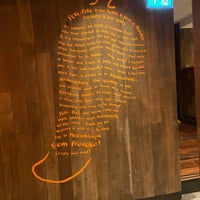 รูปภาพถ่ายที่ Nando&amp;#39;s โดย taher e. เมื่อ 1/27/2022