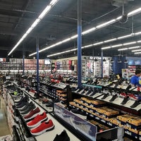SKECHERS Factory Outlet - 3 tips