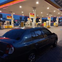 Photo taken at Shell by Hakan A. on 8/25/2022