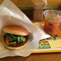 Photo taken at Freshness Burger by Takahiro N. on 9/5/2015