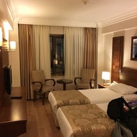 11/13/2015에 Sonny Q.님이 Hotel Yiğitalp İstanbul에서 찍은 사진