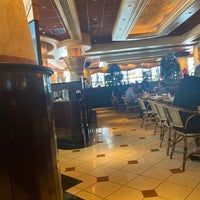 Photo taken at The Cheesecake Factory by Carlos J. on 7/2/2022
