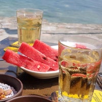 Das Foto wurde bei Ayışığı Beach Bar von Murat K. am 6/27/2021 aufgenommen