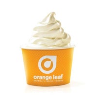 8/7/2013 tarihinde Orange Leaf Frozen Yogurtziyaretçi tarafından Orange Leaf Frozen Yogurt'de çekilen fotoğraf