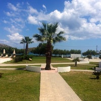 Снимок сделан в Maltezana Beach Hotel пользователем Vlasios L. 6/6/2014